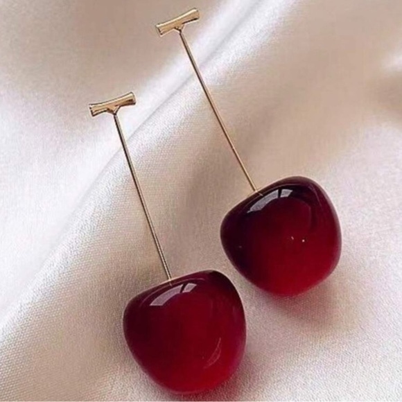 ✨NEW✨ Elegant Red Cherry 🍒 Earrings - Picture 7 of 7